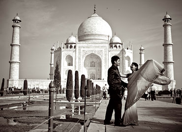 An engagement at the Taj Mahal in Agra