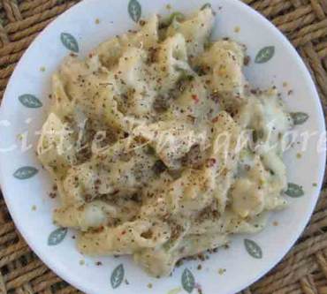 on Rediff iShare: How to make Pasta in White Sauce