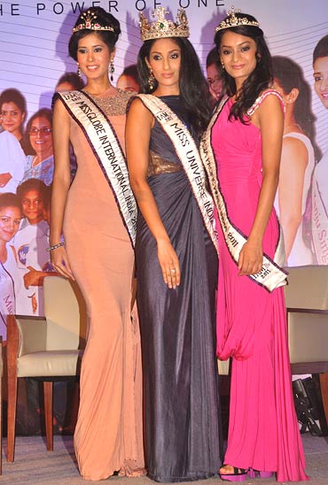 (L-R) I Am She Globe International 2011 Parul Duggal, I Am She Miss Universe Vasuki Sunkavalli and I Am She  Asia Pacific 2011 Tanvi Singla