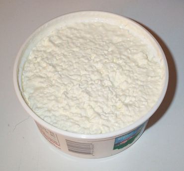 Use the benefits of protein, available in such foods as yoghurt
