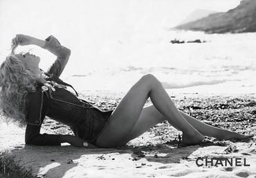 Claudia Schiffer for Chanel