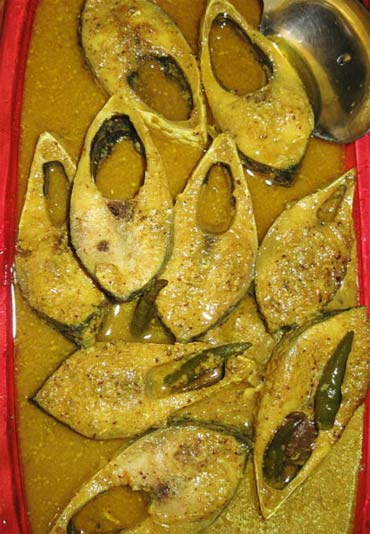 Shorshe Ilish is made out of smoked ilish or hilsa and mustard seeds is an important dish of the Bengali cuisine