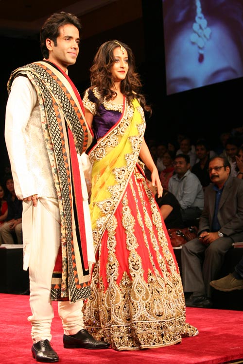 Tusshar Kapoor and Raima Sen