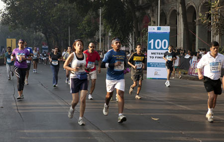 Other participants of the Mumbai marathon