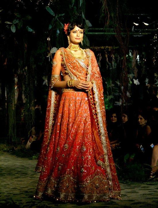 Shonal Rawat for Tarun Tahiliani