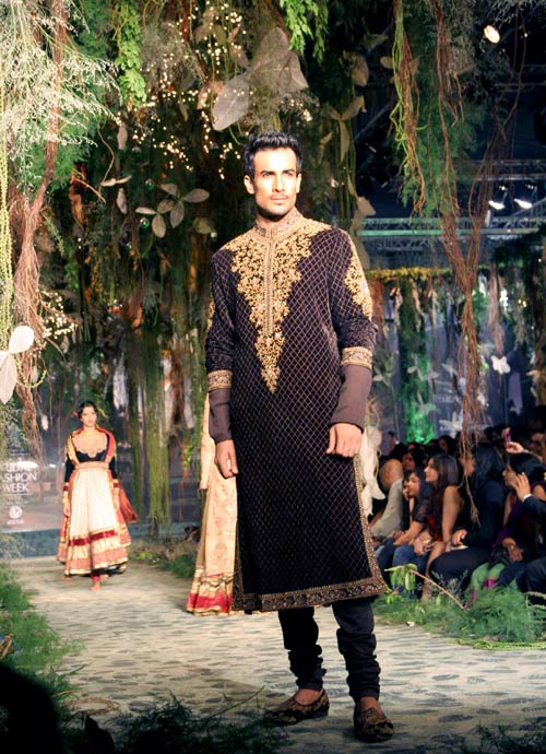 A Tarun Tahiliani creation