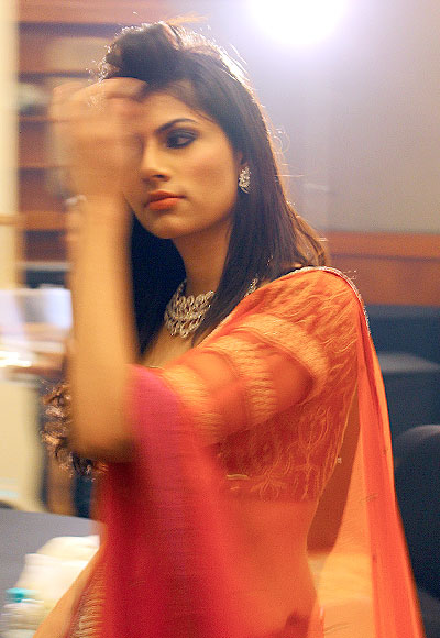 Vanya Mishra at bridal jewellery show Shehnai 2013 in Mumbai