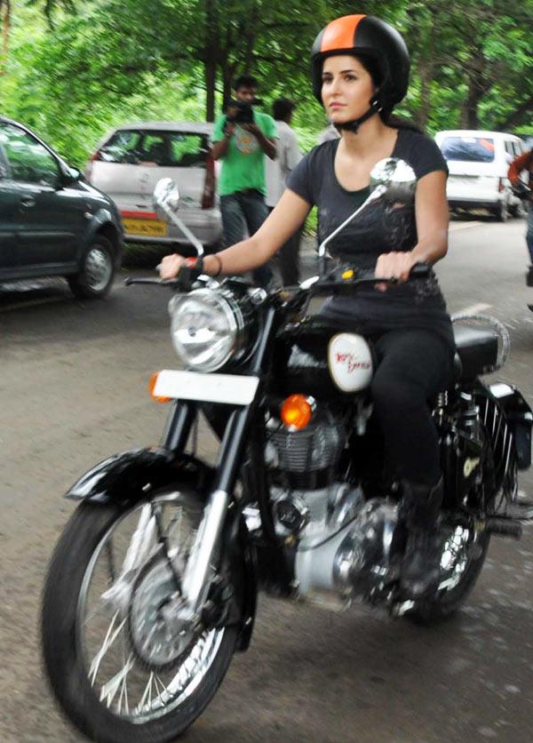 girl riding bullet bike