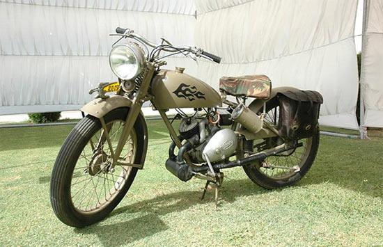 Stunning Pics Rare Bikes At Vintage Motorcycle Show Rediff Getahead