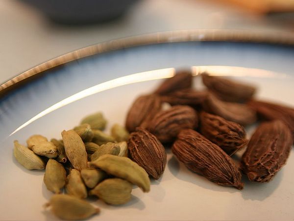 Cardamom acts as an excellent detoxification agent