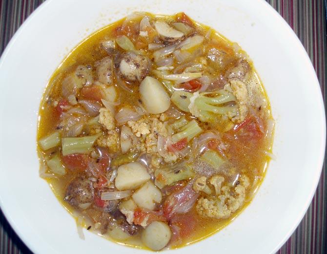 Aloo Gobi Saada Sabji