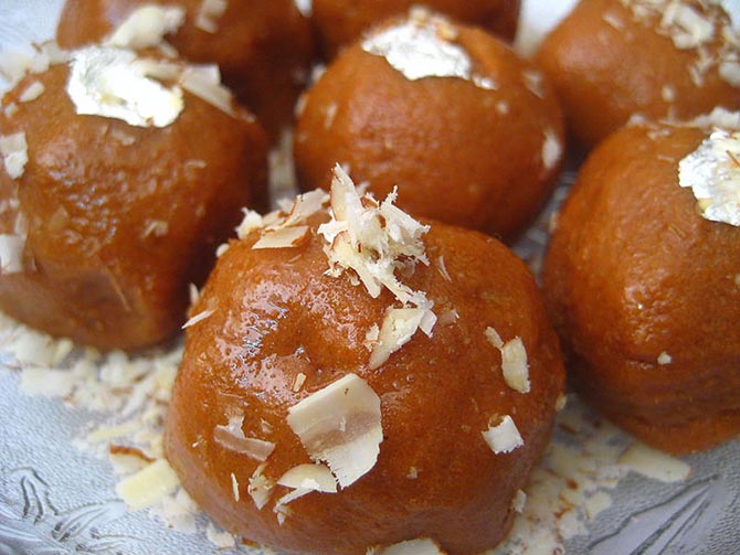 Besan Ladoo