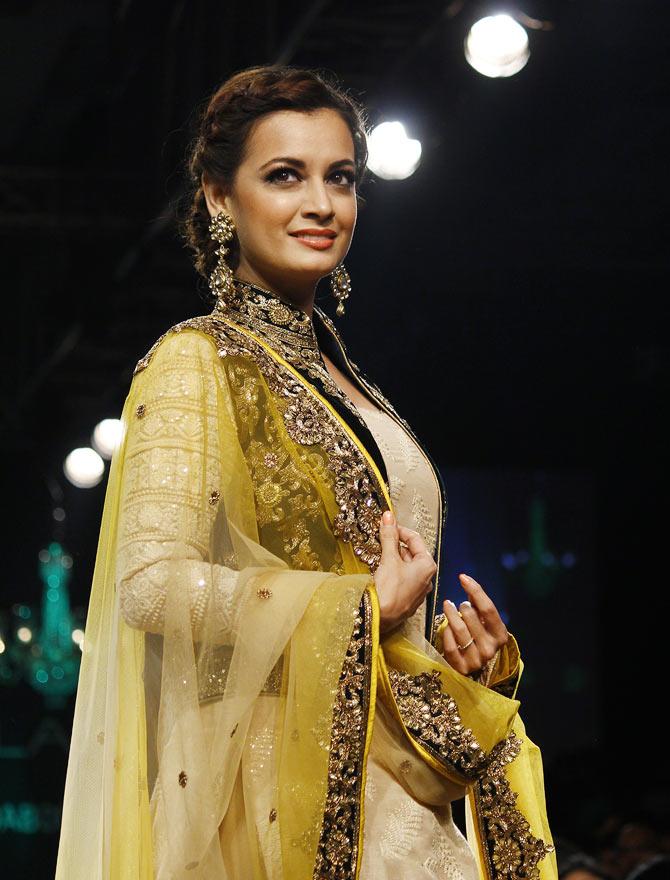 Dia Mirza walks the ramp for Vikram Phadnis.