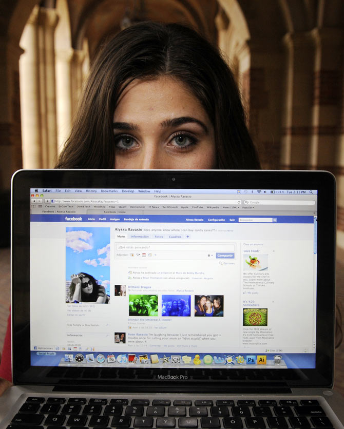 Cut down on social networking to stay away from overtly anxious peers