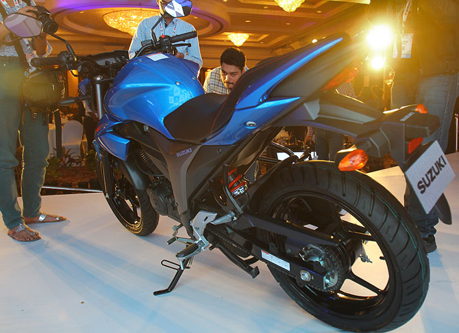 The Gixxer gets it's name from Suzuki GSX-R1000 which is a high-end sports bike from Suzuki's GSX-R series.
