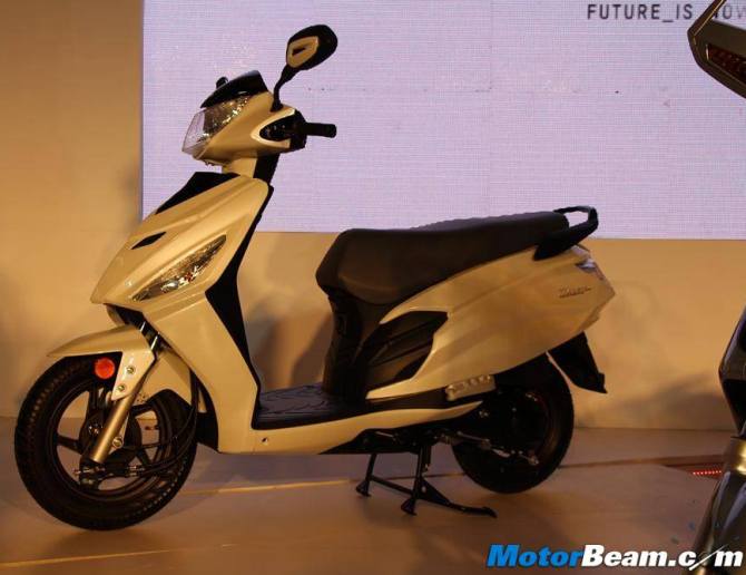 Hero's 110cc scooter Dash was showcased at Auto Expo 2014