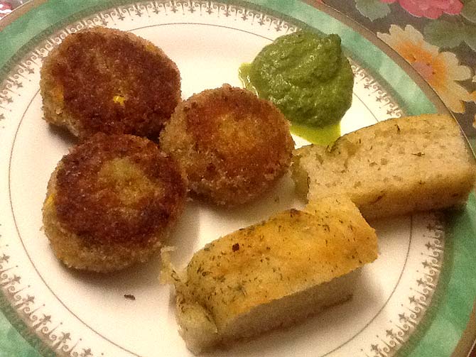 Brown rice cutlet with mint chutney