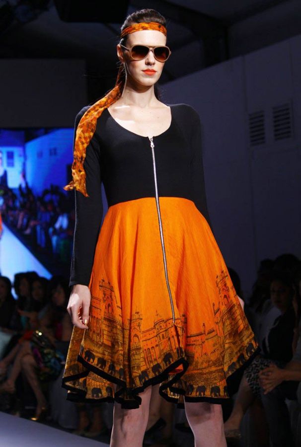 A model in an Archana Kumar outfit