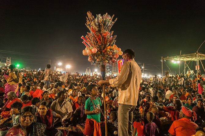 Devotees at Mutharamman Temple in Kulasekharapattinam during Dussehra