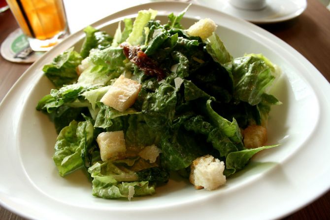 Make a salad with cabbage, cucumber and rock salt