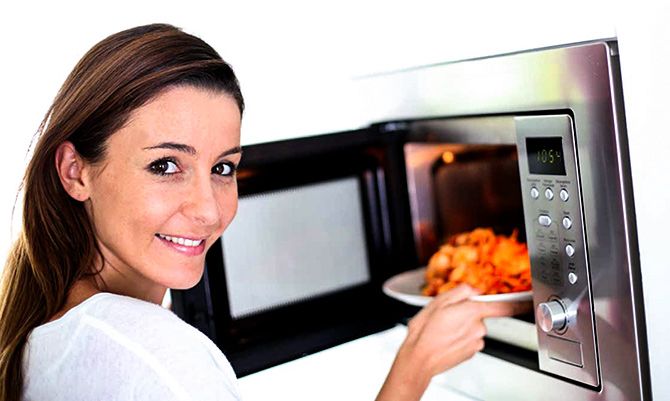 Why heating food in microwave is bad for health
