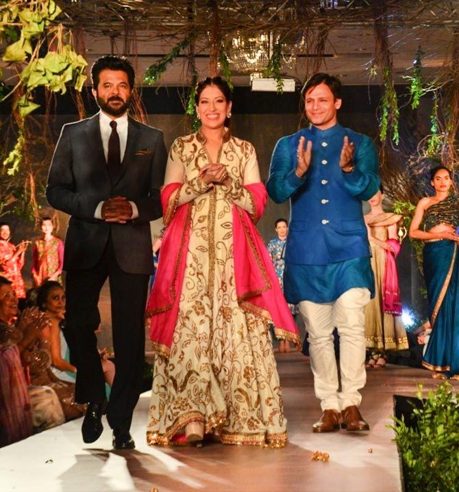 Maheka Mirpuri flanked by her showstoppers Anil Kapoor and Vivek Oberoi