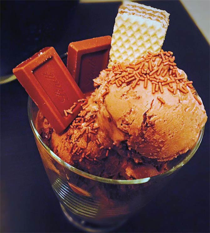 10chocolate-ice-cream.jpg