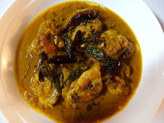 Desi Murgh -- South Indian Chicken Curry with Appam