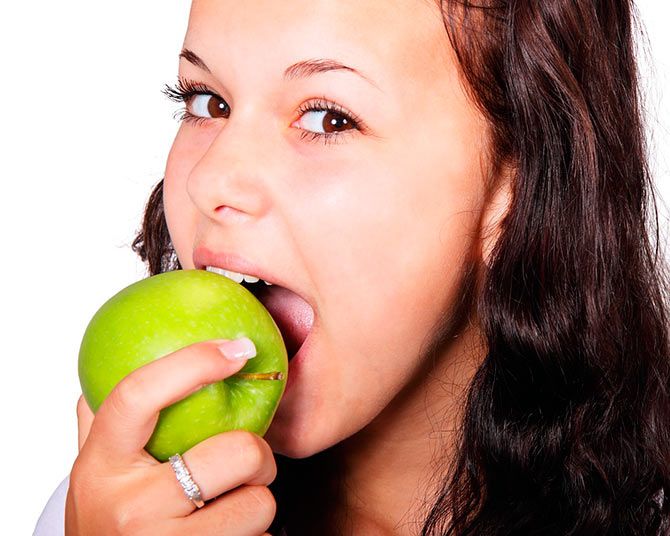 Eating fruits, veggies, fish may reduce bone loss in women