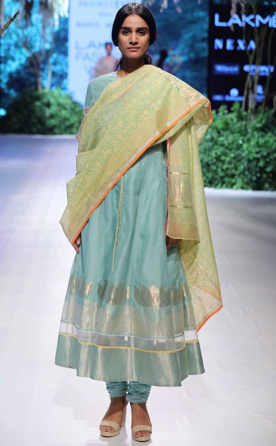 Shraddha Kapoor bride Rahul Misra Lakme Fashion Week