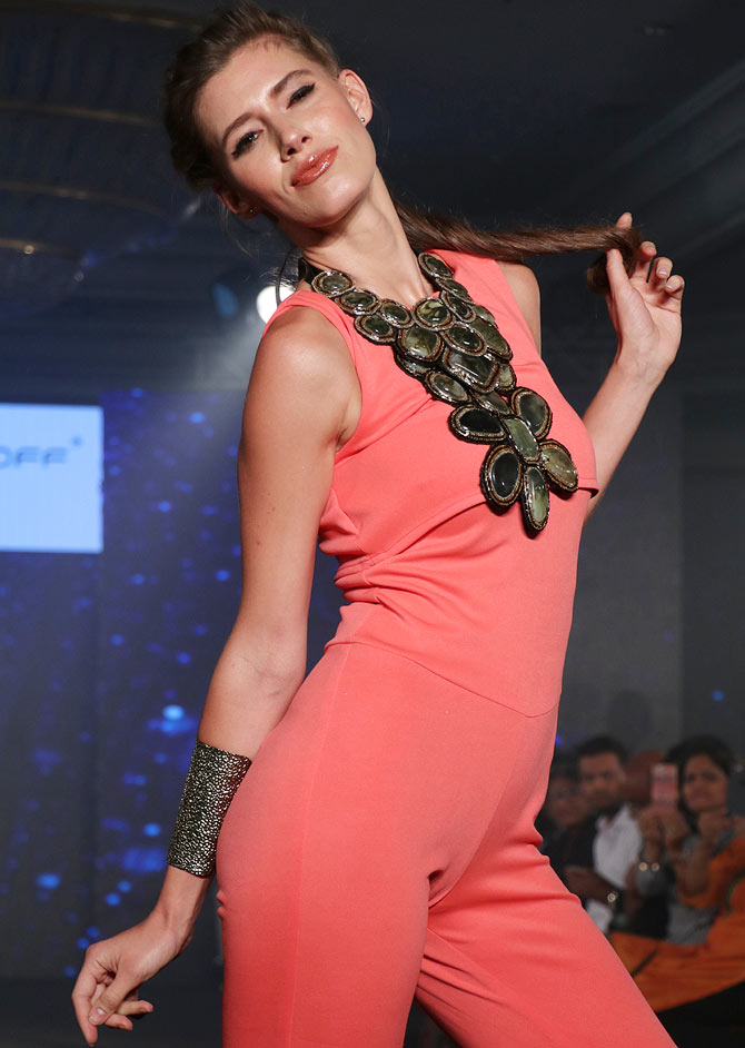 Mona Shroff jewellery collection at India Intimate Fashion Week