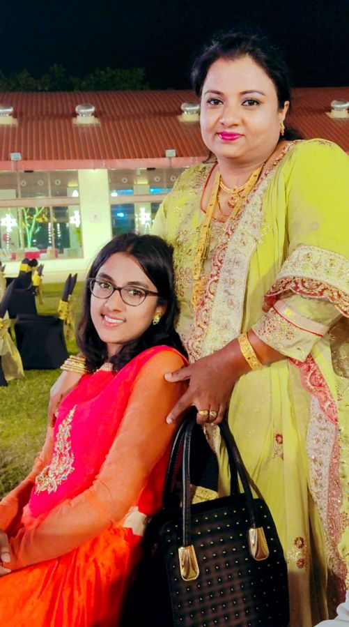 Tahera Mahvash with her mom Salma Zeeshan