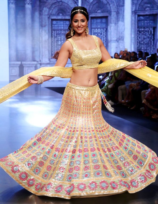 Hina Khan walks for Bhawana Goenka at Bombay Times Fashion Week 2022