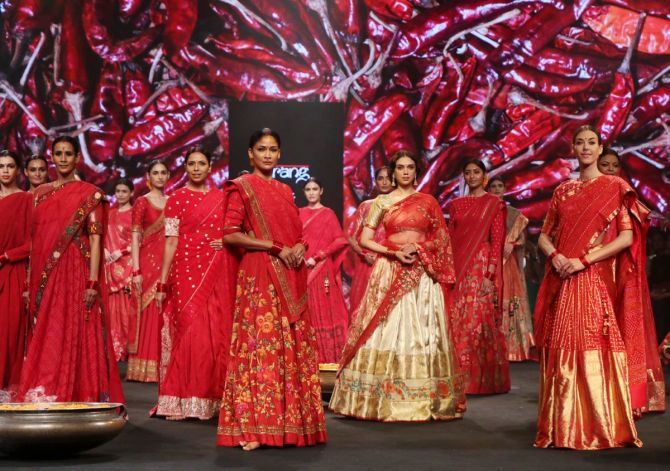 Aditi Rao Hydari walks for Gaurang Shah at FDCI x Lakme Fashion Week 2022