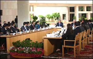 President Bush interacting with students at a Round Table at ISB in Hyderabad on Friday. Photo: ISB