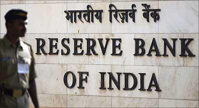 Rediff.com: Credit Policy: Rbi Keeps Rates Unchanged