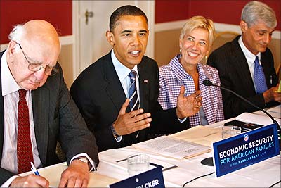 Barack Obama with economic advisors
