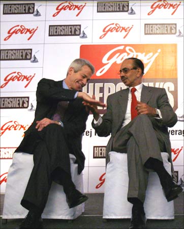 Richard H Lenny, CEO of Hershey Co, with Adi Godrej, chairman of Godrej