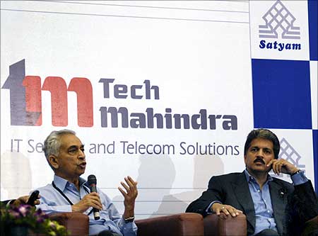 Vineet Nayyar, executive vice-chairman, Tech Mahindra, with Anand Mahindra, chairman of Tech Mahindra.