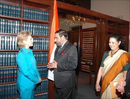 Commerce and Industry Minister Anand Sharma meeting US Secretary of State Hillary Clinton on the sidelines of Synergies Summit at USIBC in Washington, DC on June 17, 2009. Ambassador Meera Shankar is also seen.