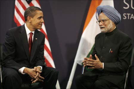 US President Barack Obama meets India's Prime Minister Manmohan Singh during a bilateral meeting at the G20 Summit in London.
