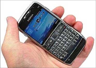 Nokia E71.