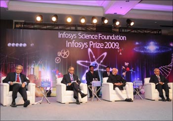 Economics Nobel Laureate Amartya Sen, Narayana Murthy, Vice President Hamid Ansari, and S Gopalakrishnan.