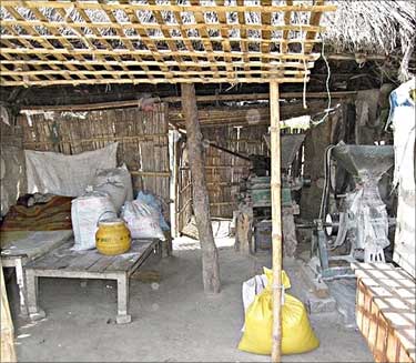 Rice sheller machine at Tamkuha village.
