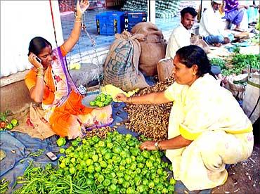 A client sells vegetables.