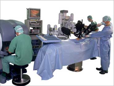 Gujarat to soon boast of Rs 10-cr da Vinci robot surgeon
