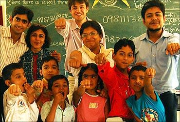 Teach for India volunteers.