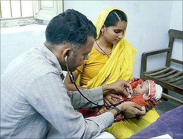 Public health jobs in india 2011