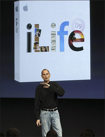 Apple's iLife multimedia software suite on display as Steve Jobs unveils the improvements, Oct 2010.