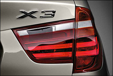 Tail lamps of BMW X3.